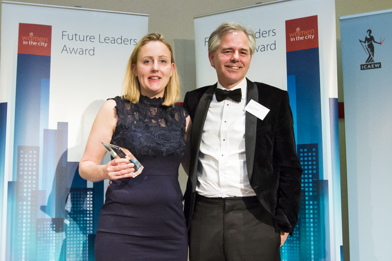 Dr Jane Cunningham receiving her award